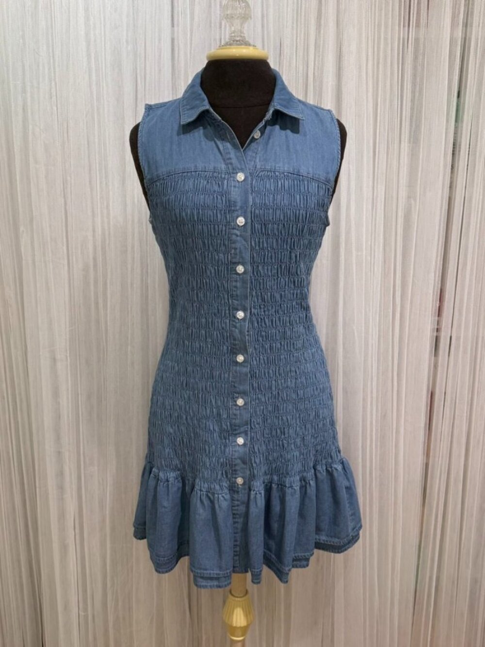 VENUS Smocked Denim Dress Womens 10 Sleeveless Button Front Chambray Ruffle Hem